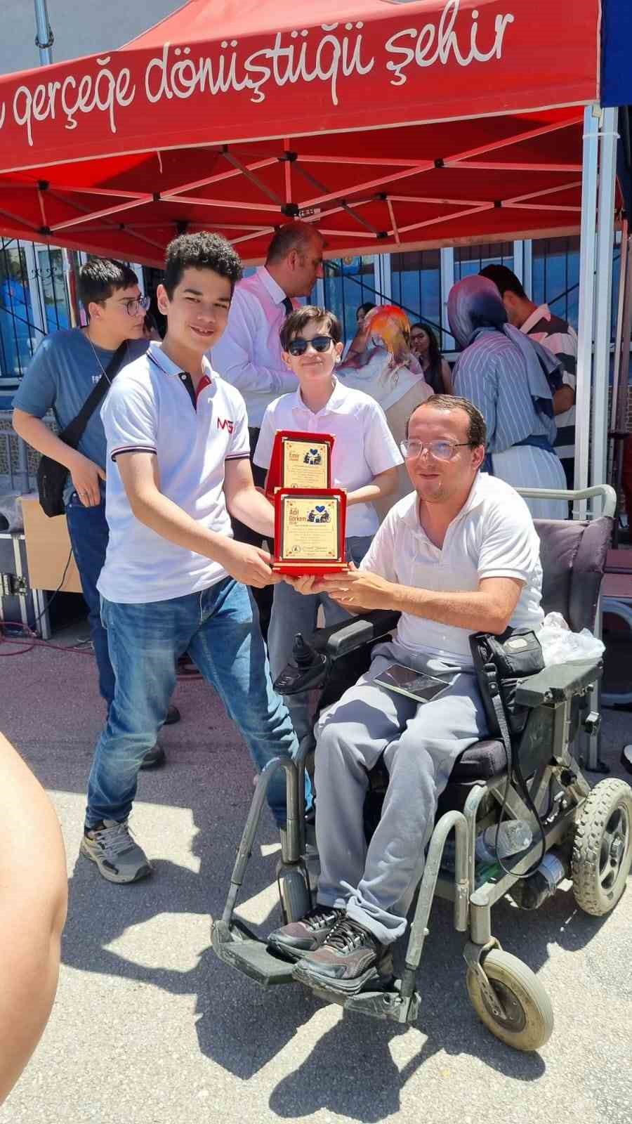 Eskişehir Mehmet Gedik Ortaokulu’nda ‘mavi kapaklar’ umuda dönüştü