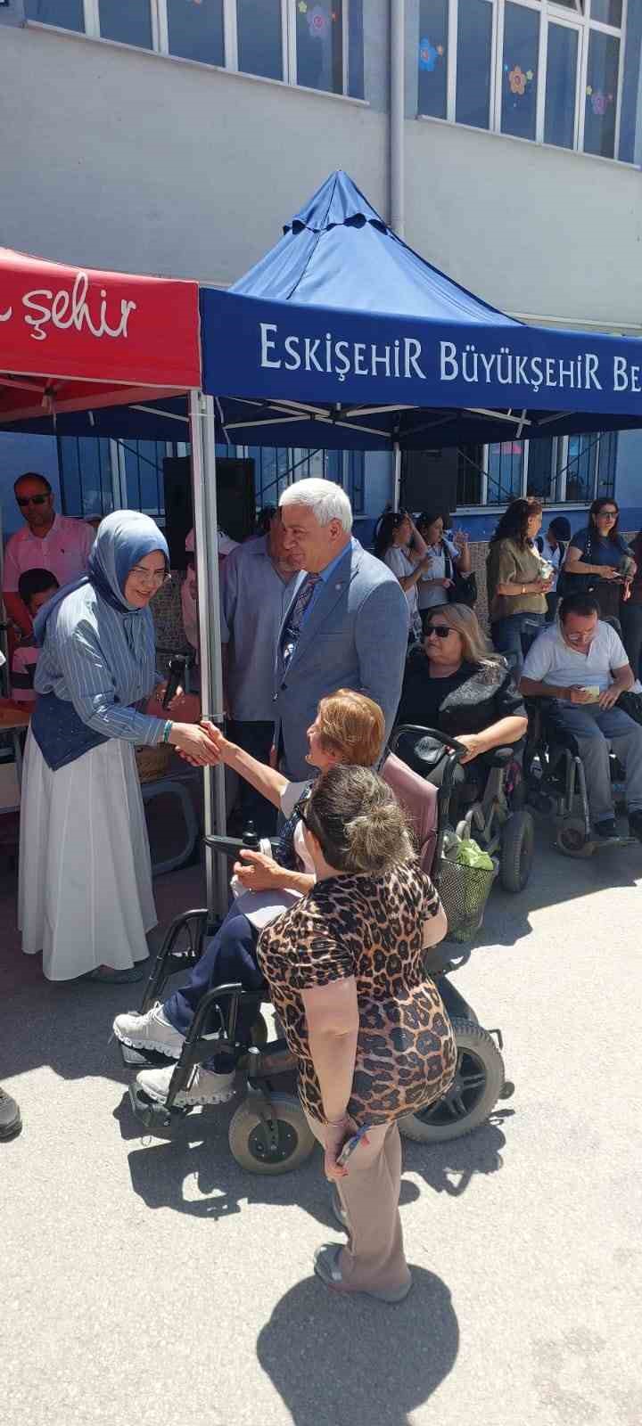 Eskişehir Mehmet Gedik Ortaokulu’nda ‘mavi kapaklar’ umuda dönüştü