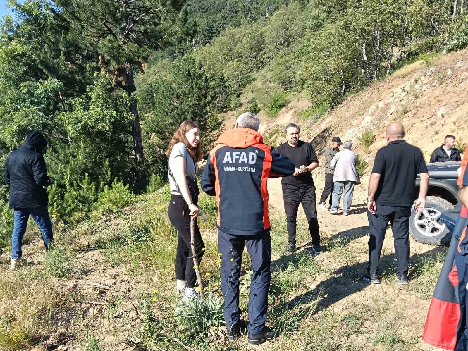 Dağ yolunda kaybolan genç çift sağ olarak bulundu