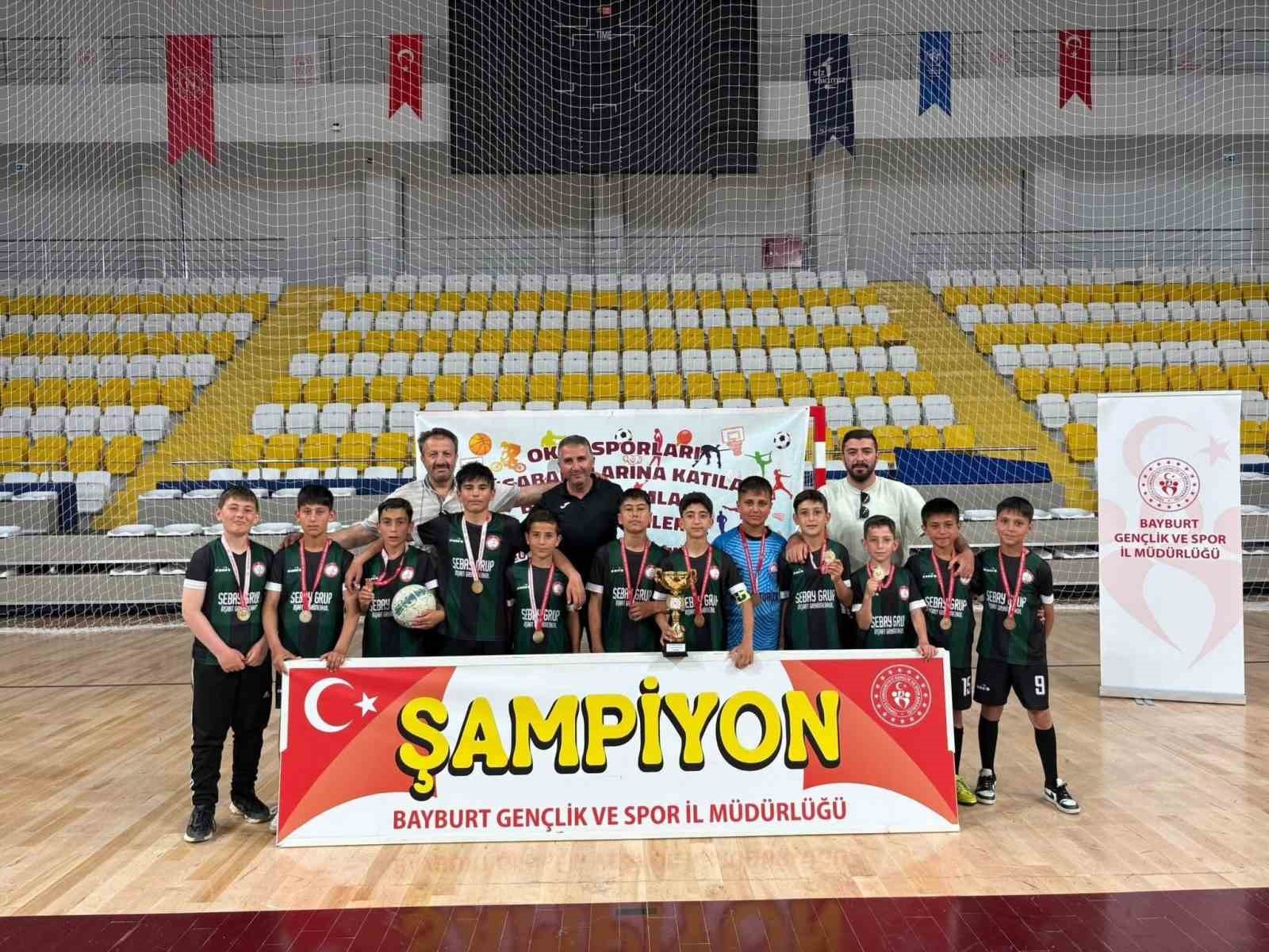 Bayburt’ta küçük erkekler futsal il birincisi belli oldu
