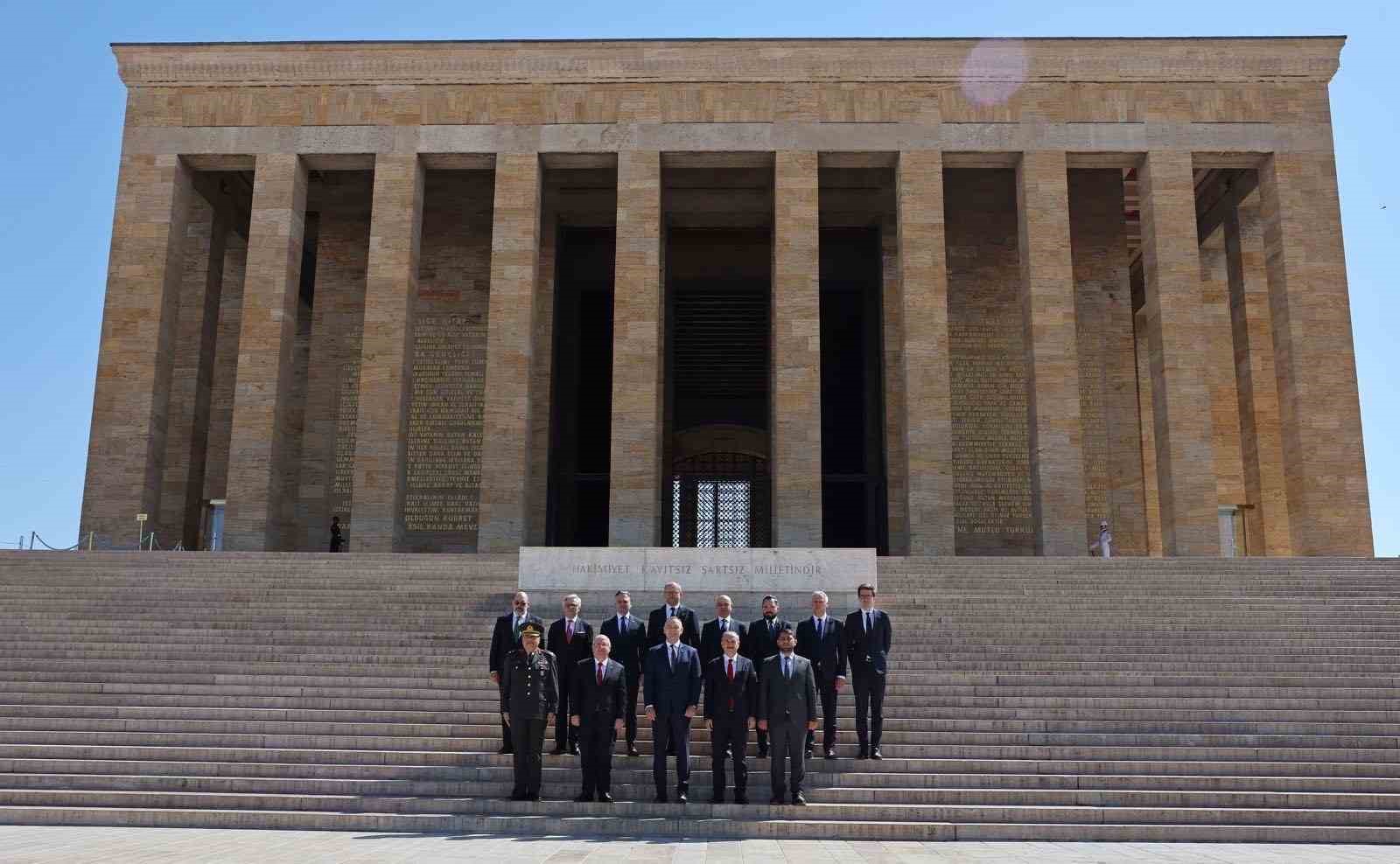 Polonya Cumhurbaşkanı Nawrocki, Anıtkabir’i ziyaret etti