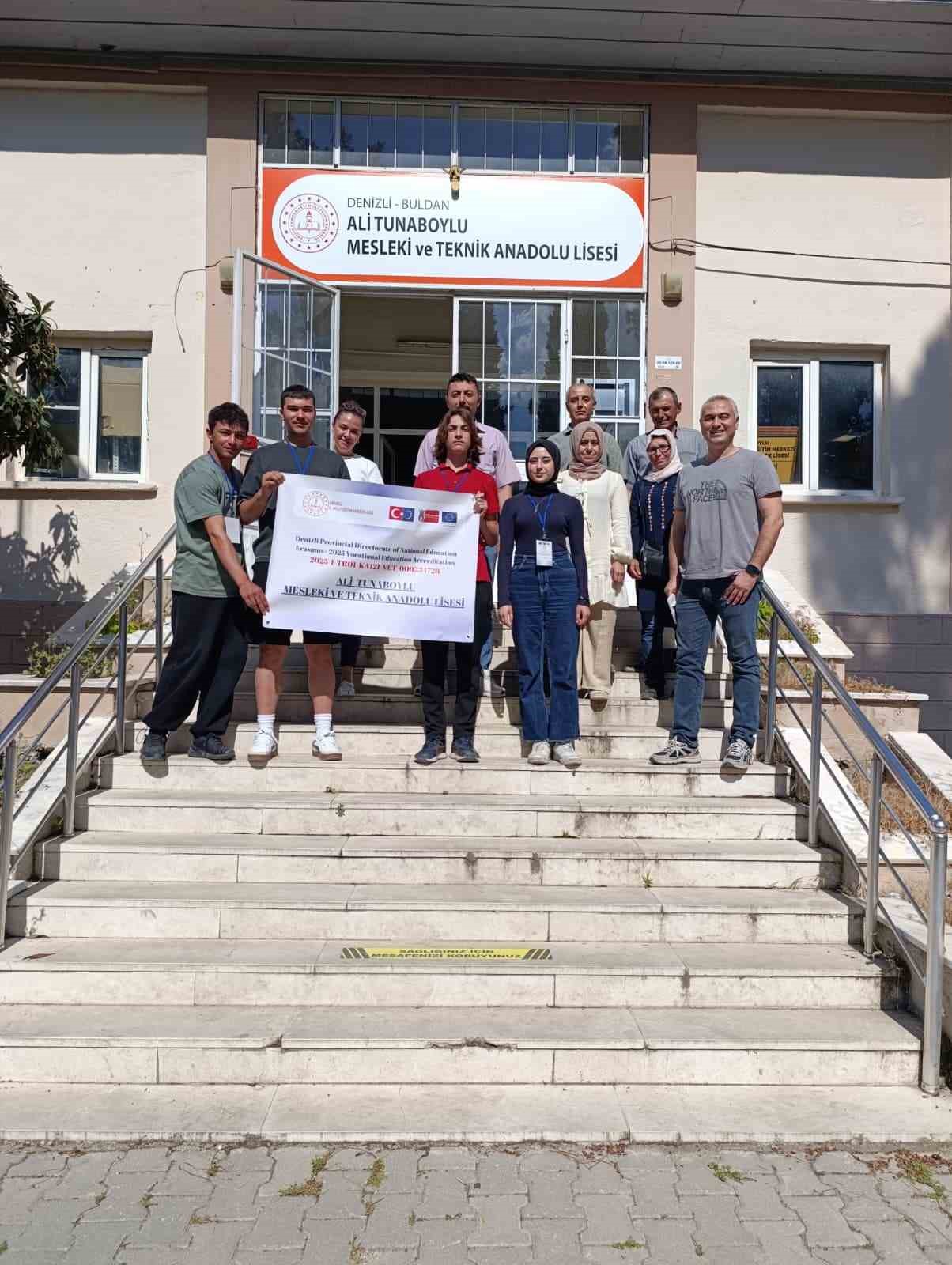 Buldanlı öğrenciler İtalya’da 3 aylık aşçılık stajı görecekler