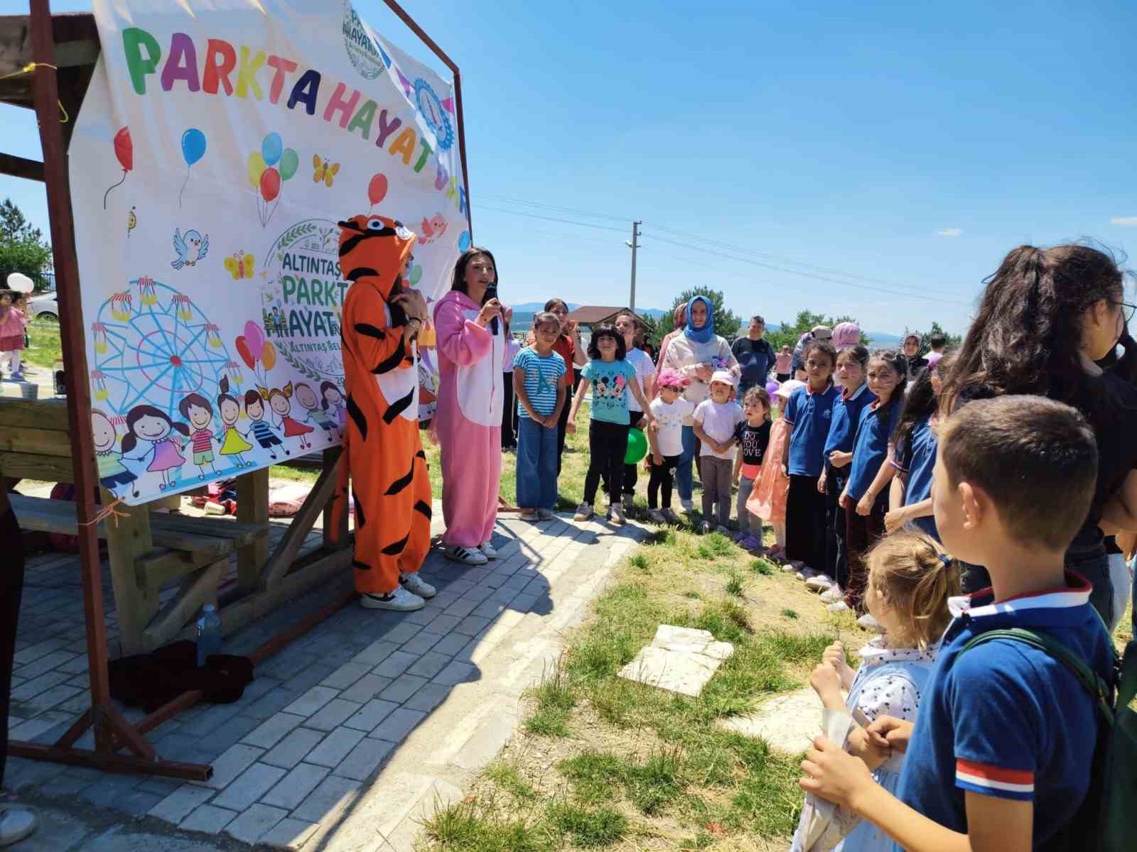 Altıntaş’ta çocuk şenliği