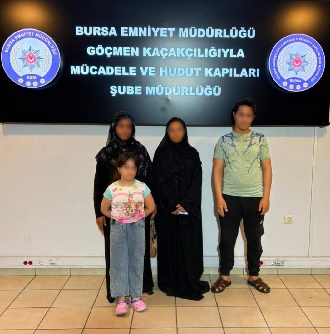 Bursa’da düzensiz göç denetimi: 3 bin 25 kişi sorgulandı