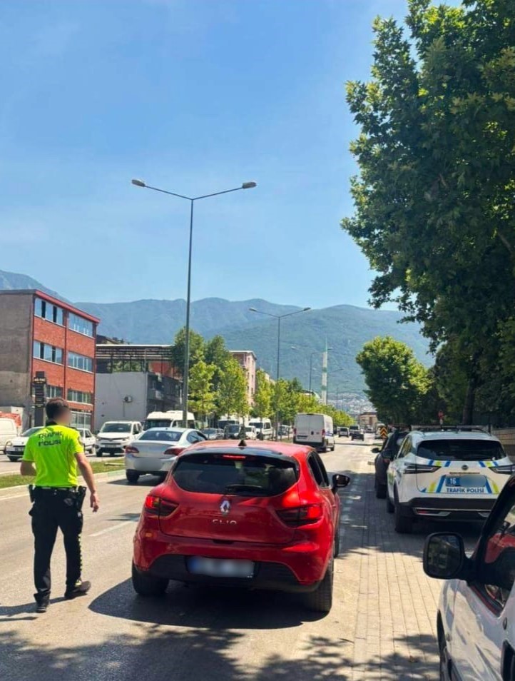 Bursa’da düzensiz göç denetimi: 3 bin 25 kişi sorgulandı