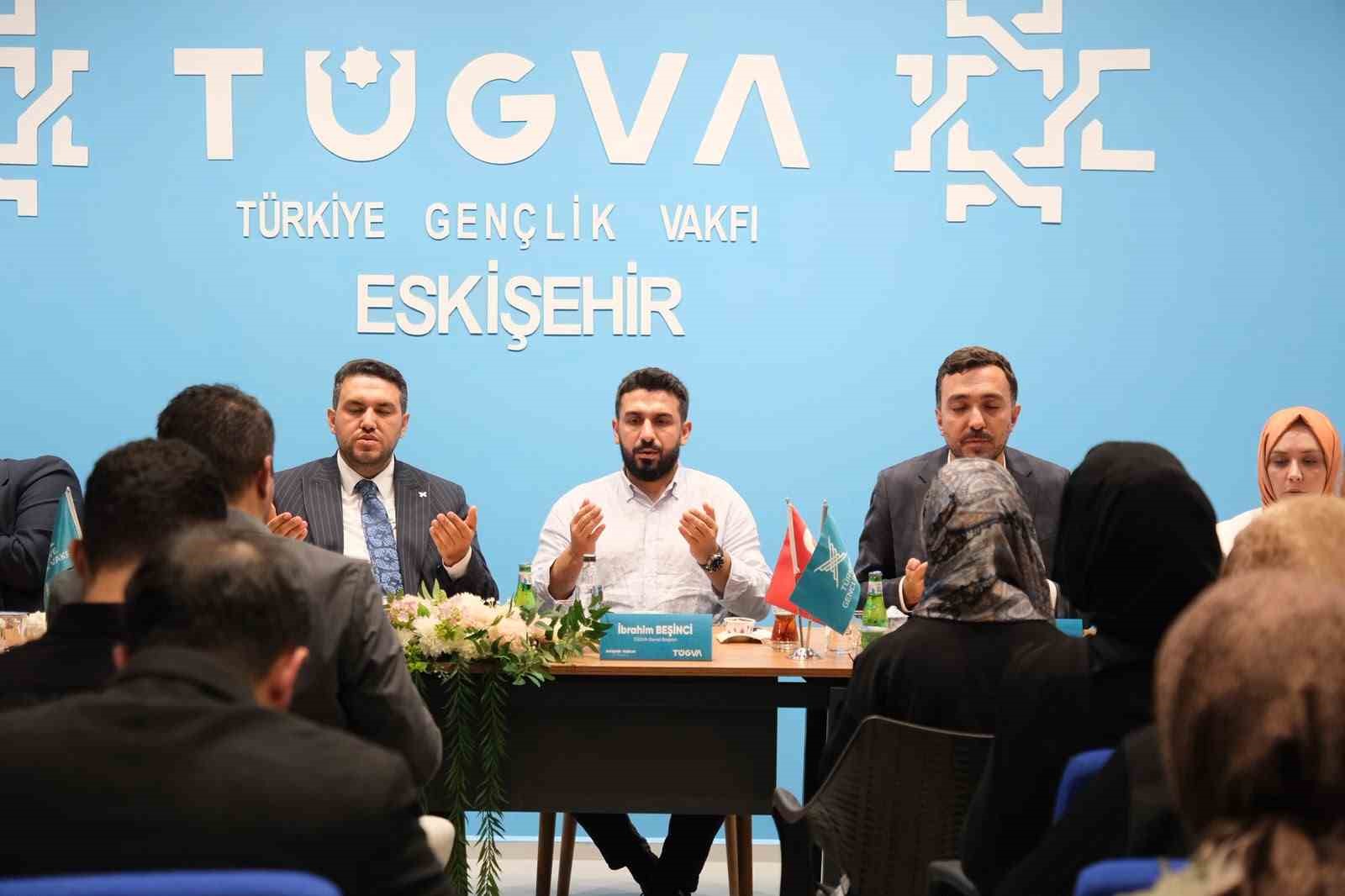 TÜGVA Eskişehir Yaz Okulu lansmana büyük bir coşkuyla gerçekleştirildi