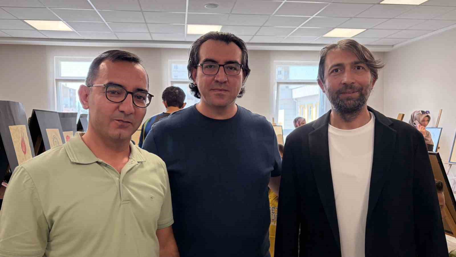 İlkokul öğrencileri ebru eserlerini sergiledi