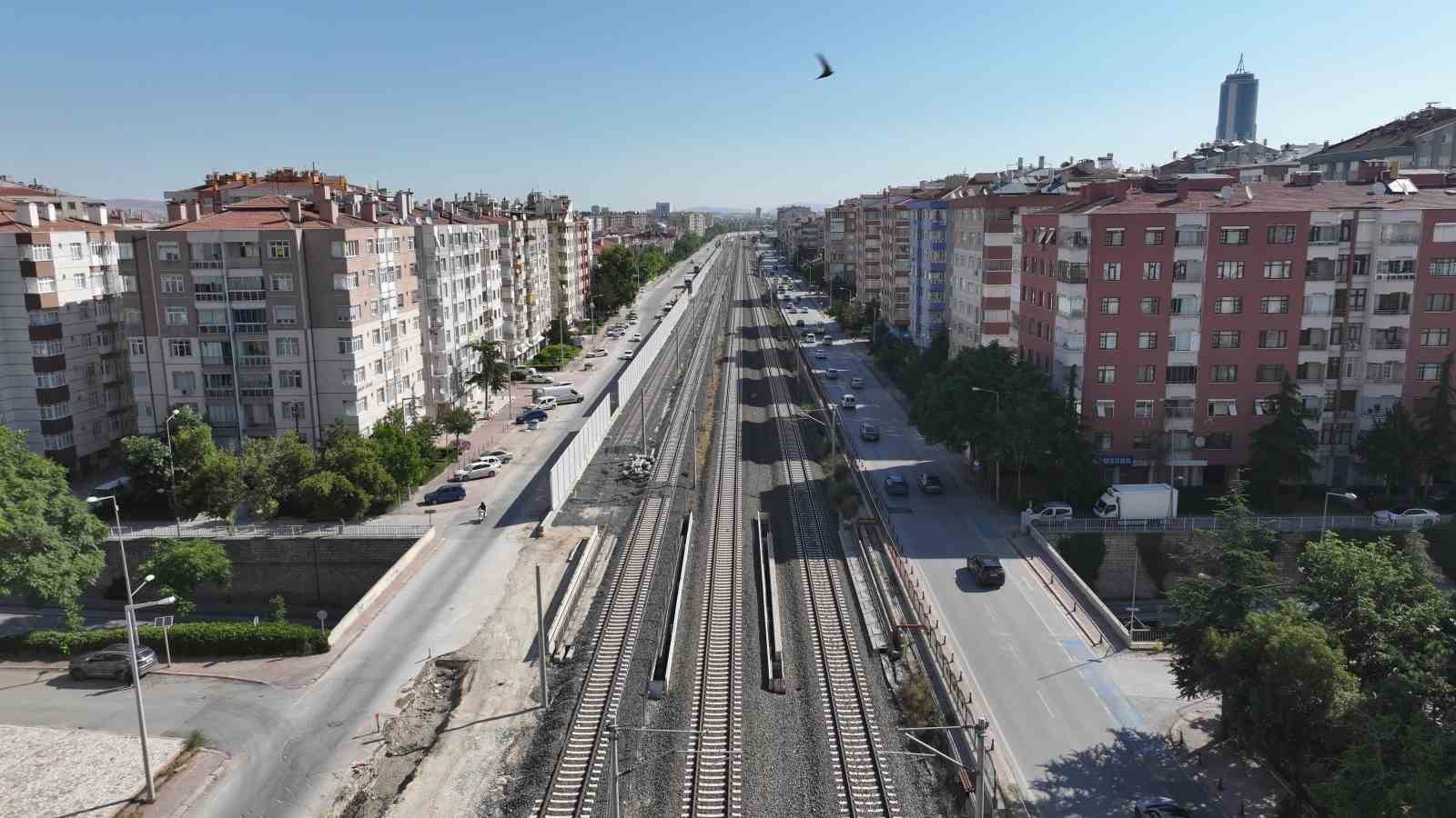 Başkan Altay, banliyö hattında tren kaynaklı gürültüye karşı ses bariyeri yaptıklarını açıkladı