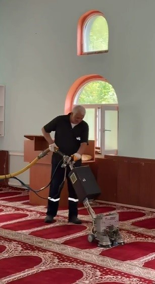 Tahrip edilen köy camisi belediye ekiplerince yeniden ibadete hazır hale getirildi