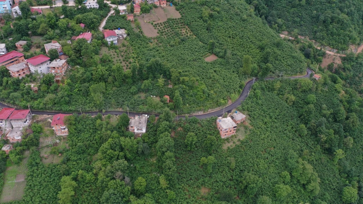 Ordu’nun kırsalında sıcak asfalt çalışmaları