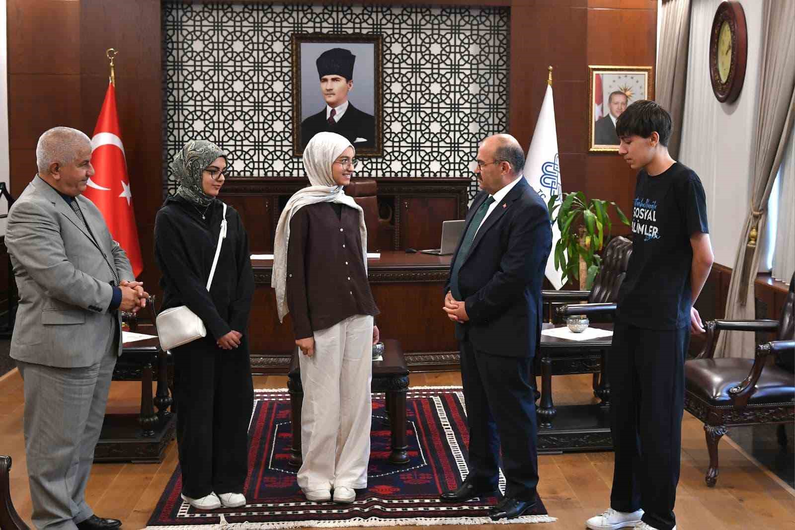 İmam Birgivi’nin yarışmasında ’Genç Kalemler’ ödüllendirildi