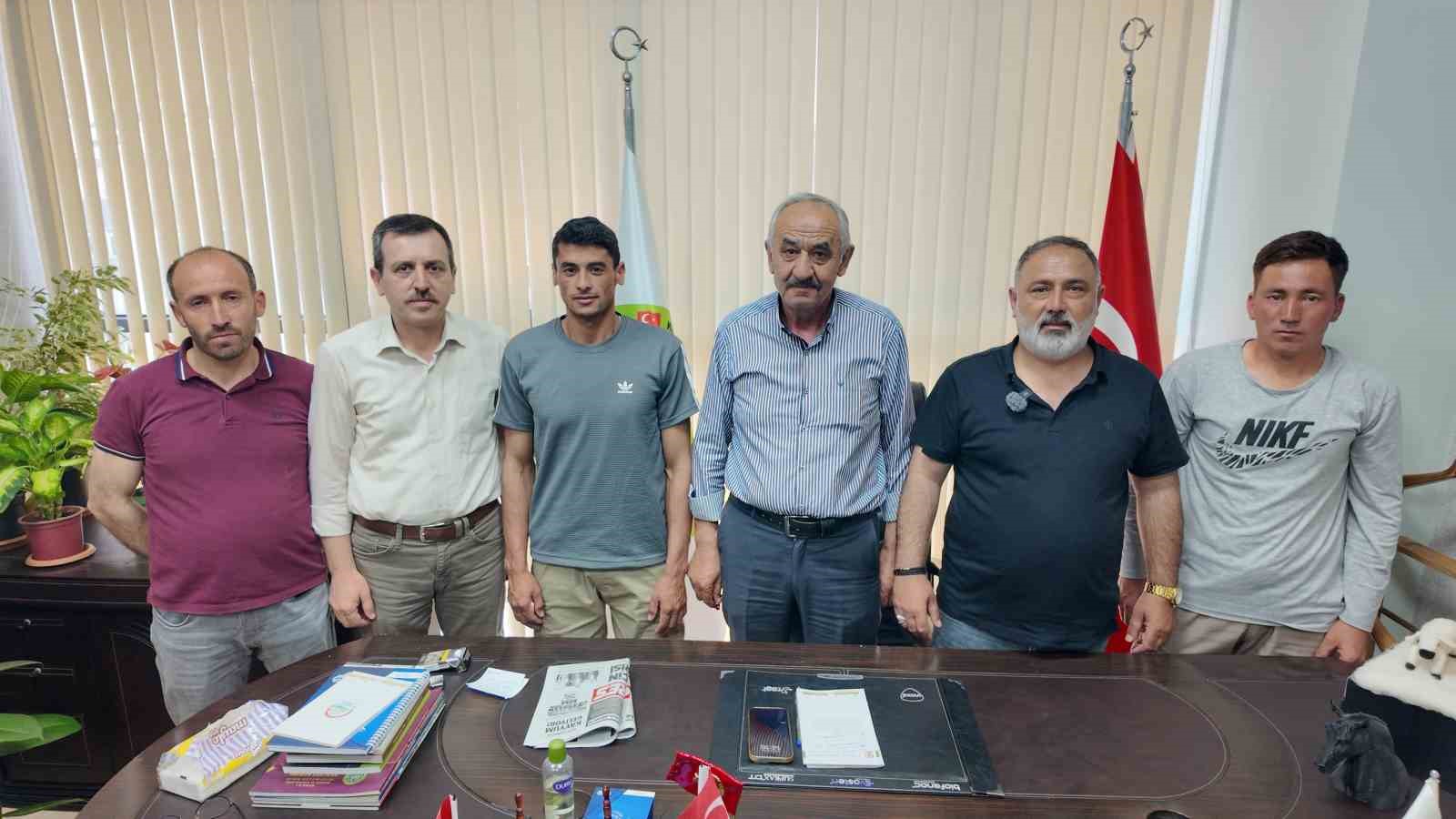 Sivas’ta resmi izinli ilk yabancı Çobanlar göreve başladı