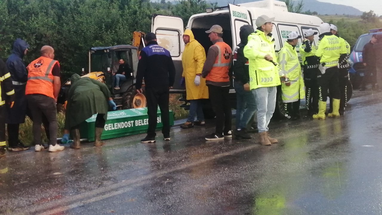 Isparta’da 5 kişinin hayatını kaybettiği feci kazada sürücü tutuklanarak cezaevine gönderildi