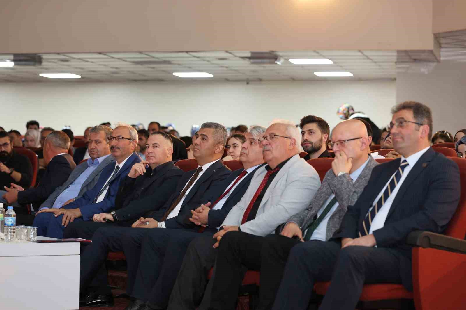 "Rehber öğretmenlerin ve psikolojik danışmanların katkıları kıymetli"
