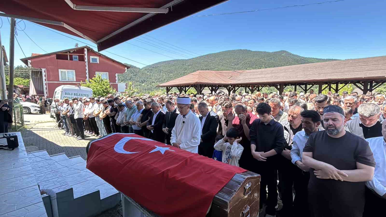 Bolu’da maden göçüğünde hayatını kaybeden işçi son yolculuğuna uğurlandı