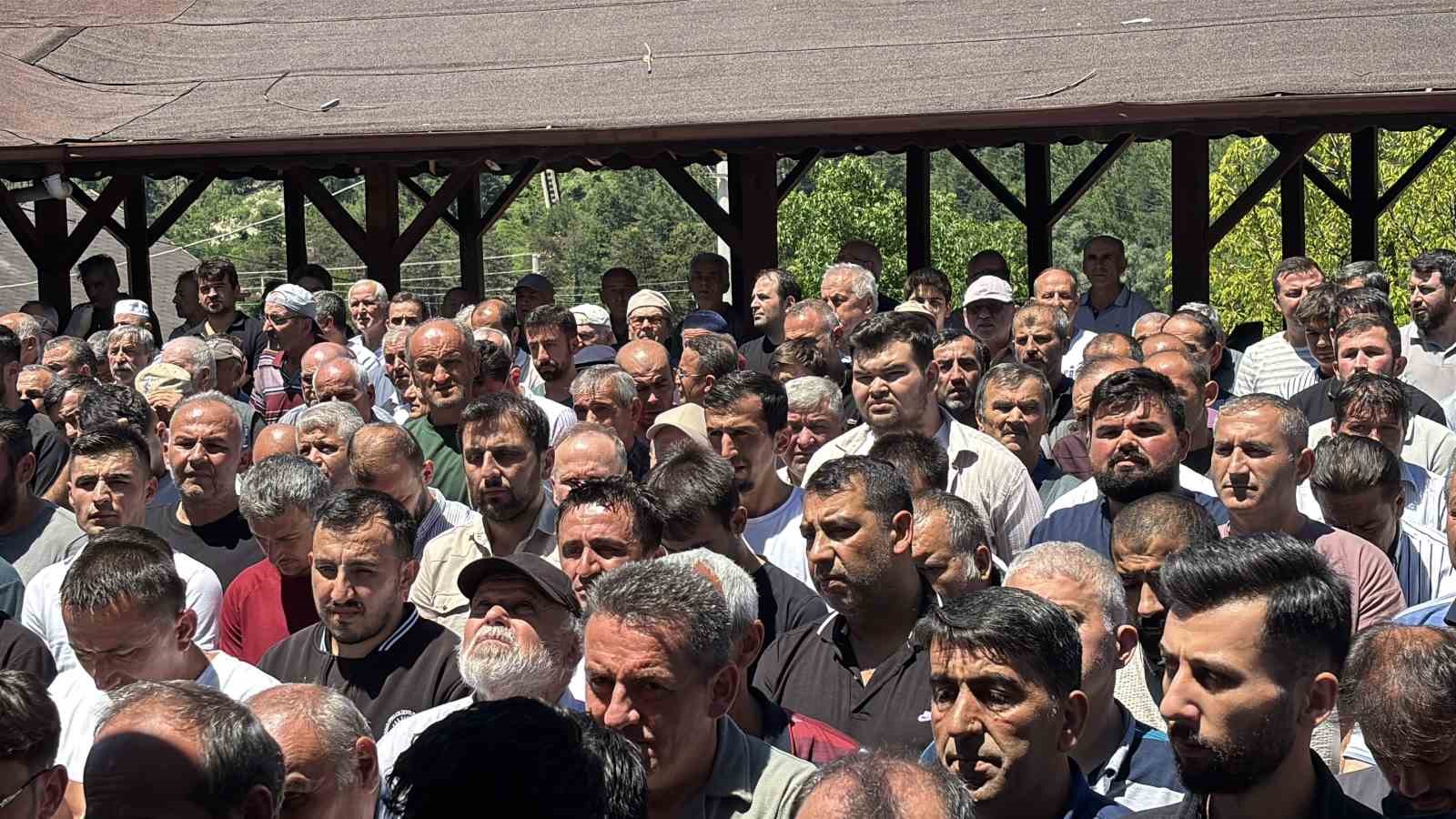 Bolu’da maden göçüğünde hayatını kaybeden işçi son yolculuğuna uğurlandı