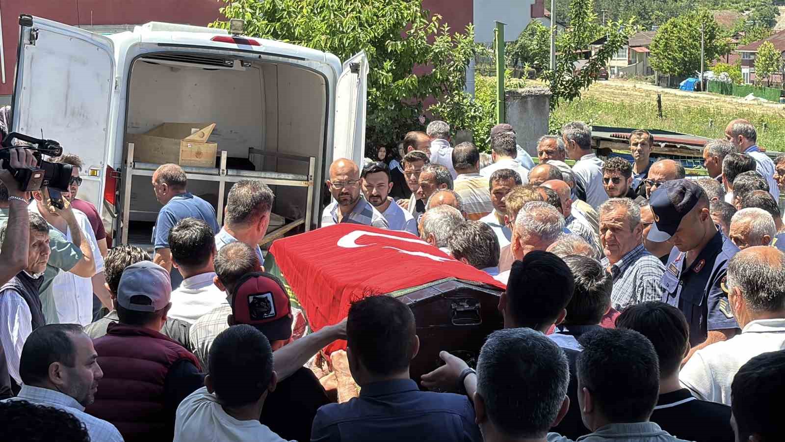 Bolu’da maden göçüğünde hayatını kaybeden işçi son yolculuğuna uğurlandı