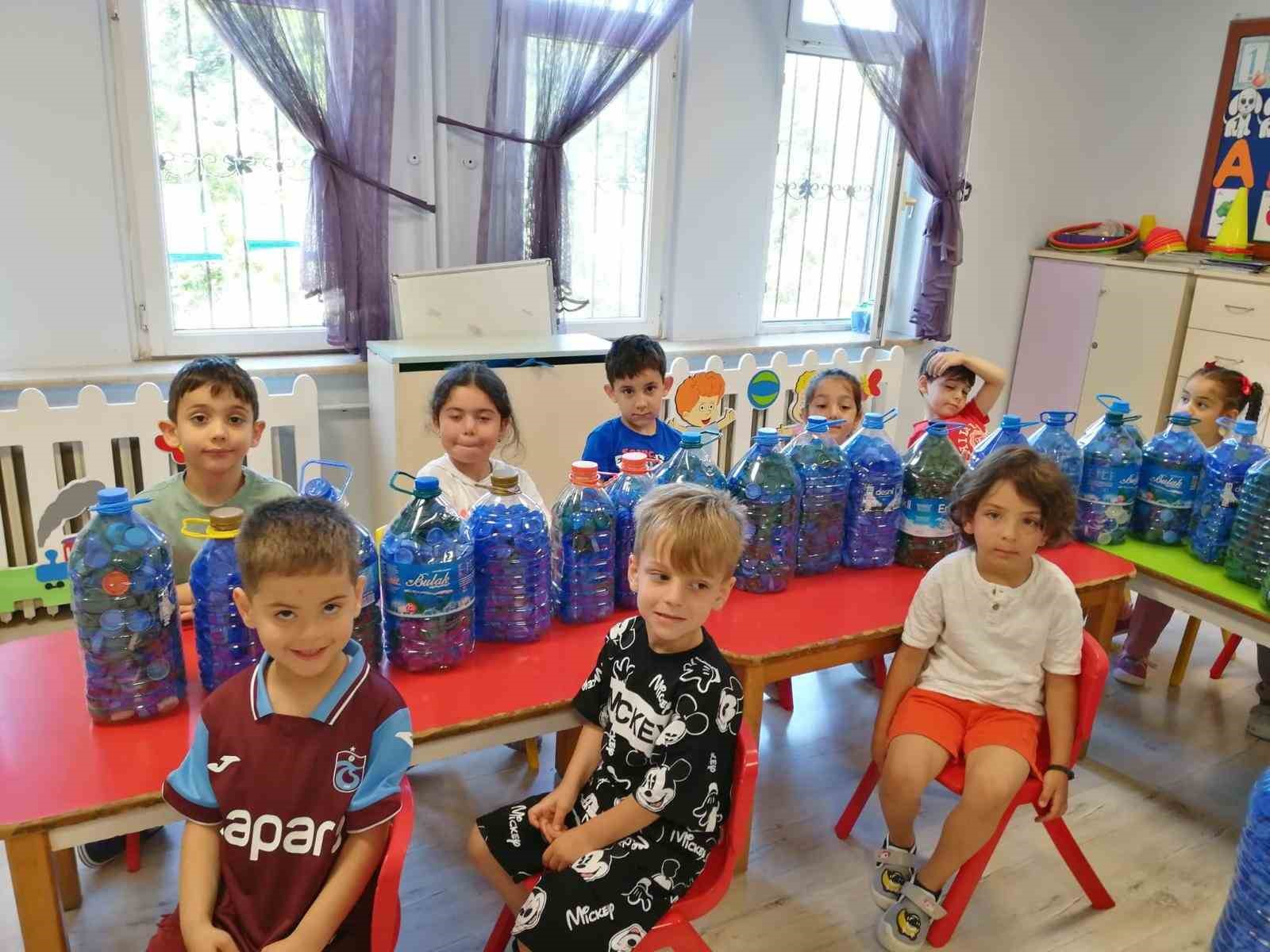 Trabzon’da ’Kapaklar Çoğalsın Engeller Azalsın Projesi’ne miniklerden destek
