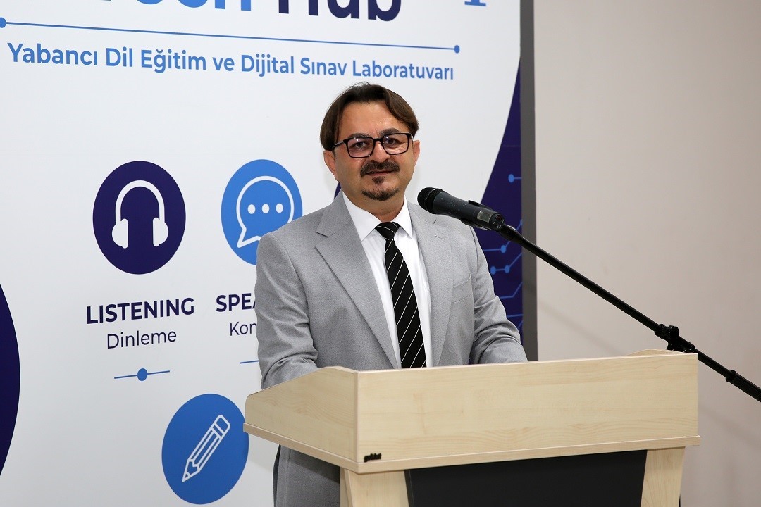 MCBÜ Yabancı Dil ve Dijital Sınav Merkezi açıldı