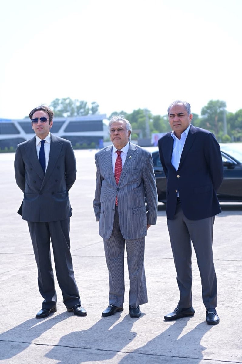 İran Cumhurbaşkanı Pezeşkiyan, Pakistan’da