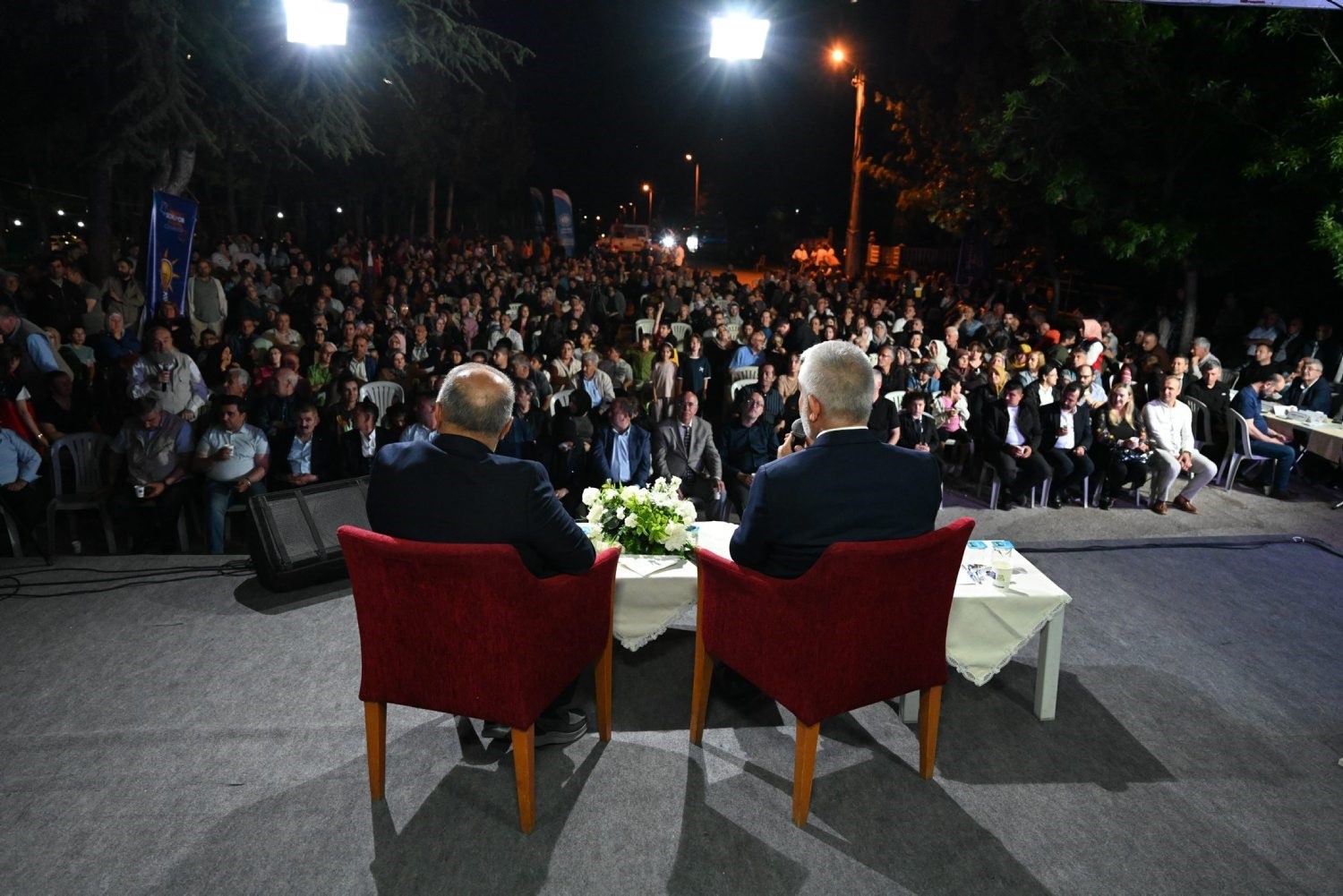 Başkan Başdeğirmen, mahallelerde vatandaşlarla buluşuyor
