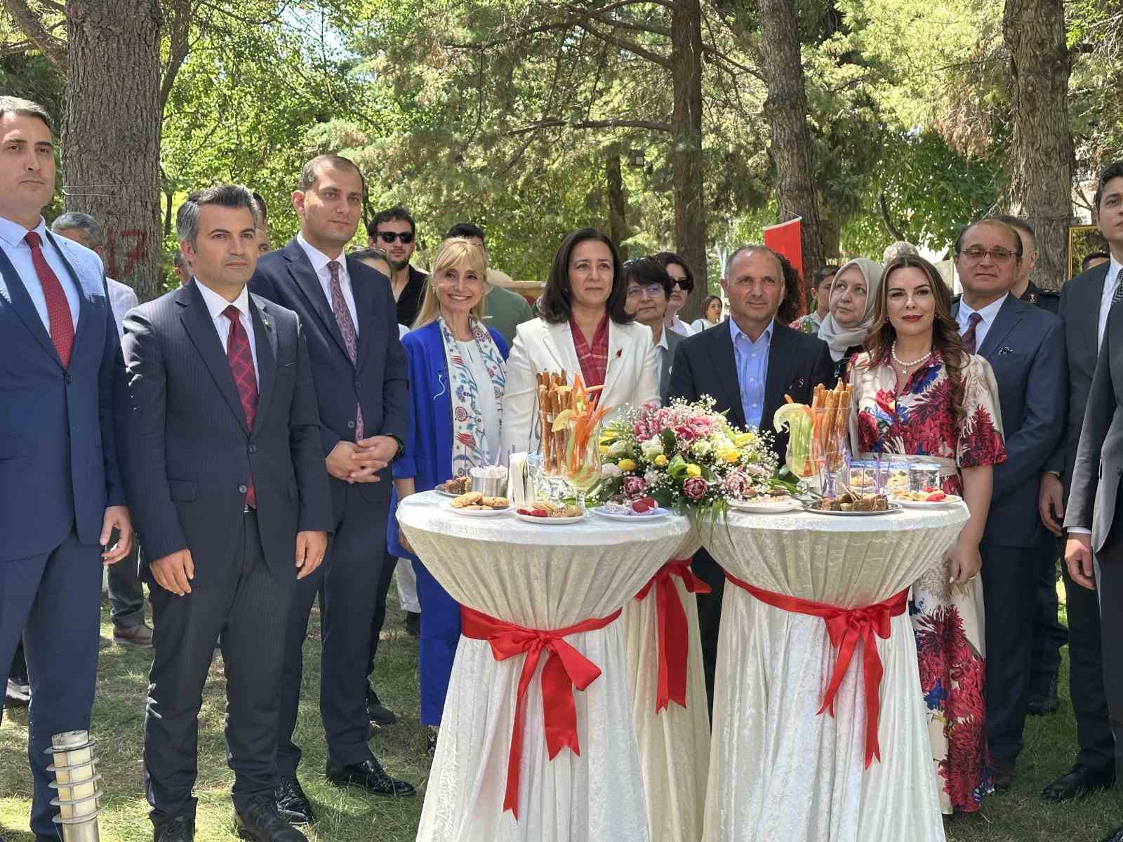 Burdur’da Lale Kültür Günleri başladı