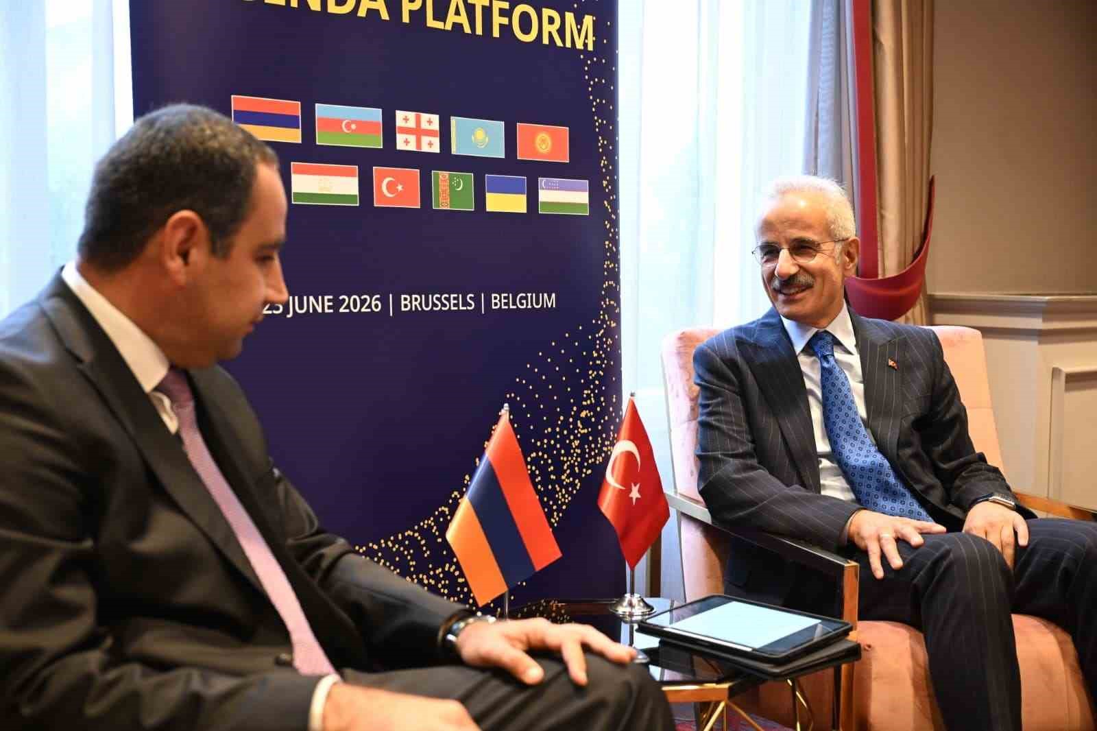 Bakan Uraloğlu, Ermeni mevkidaşı Khudatyan ile görüştü