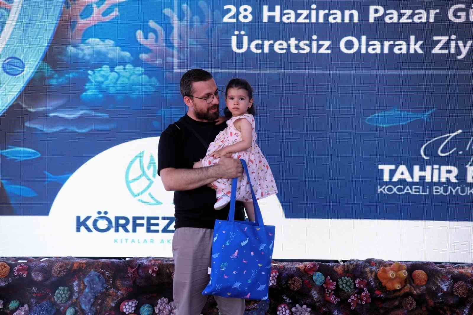 Körfez Aqua Akvaryumu’nda 41 bininci ziyaretçi sürprizi