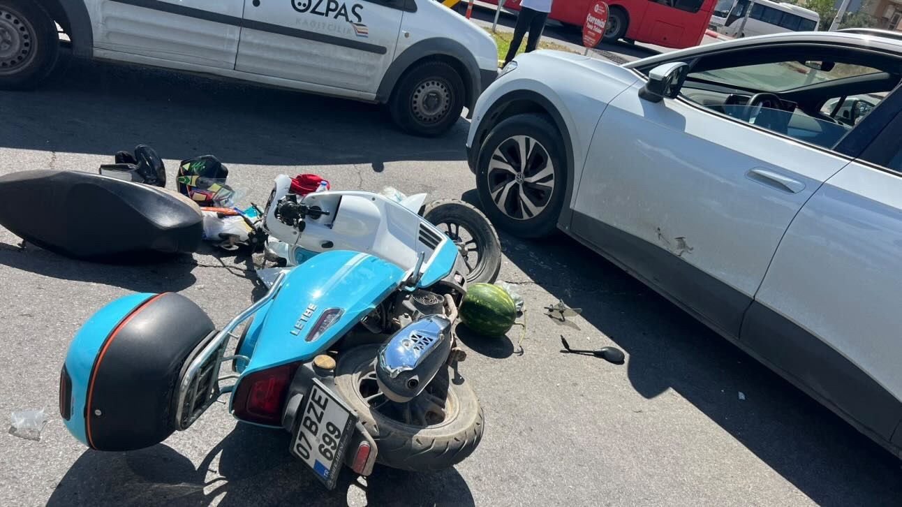 Çocuklarını okuldan almak için yola çıkan anne, motosikletiyle karıştığı kazada hayatını kaybetti