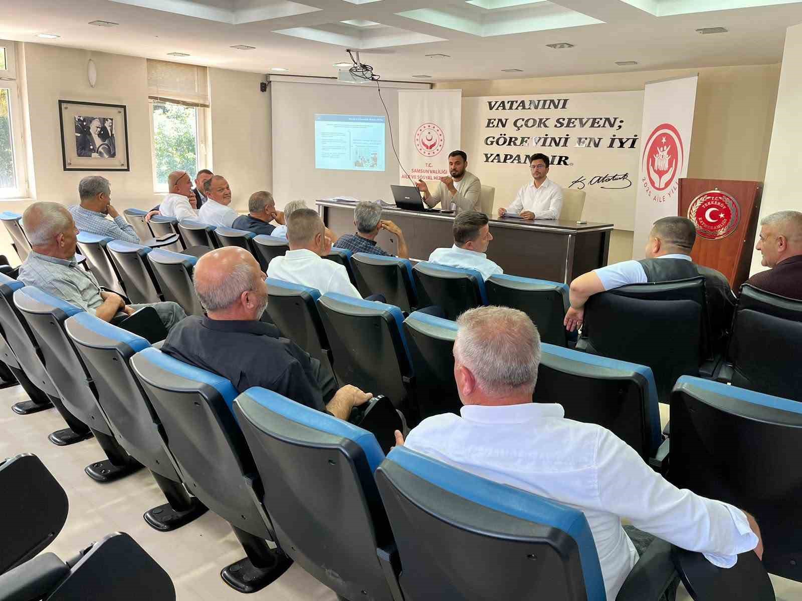 Samsun’da muhtarlara sosyal risk haritası ve aile rehberi eğitimi