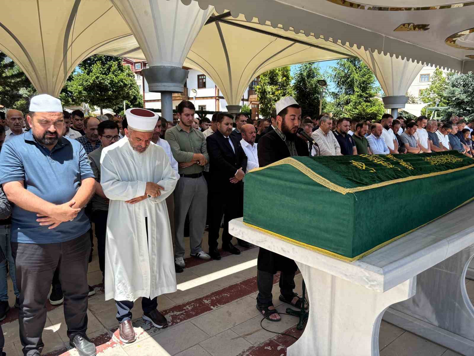 Kazada ölen 11 yaşındaki çocuğun ailesinden ihmal iddiası: "Oraya hız kesici ya da uyarı işaretleri konulsaydı böyle kazalar olmazdı"