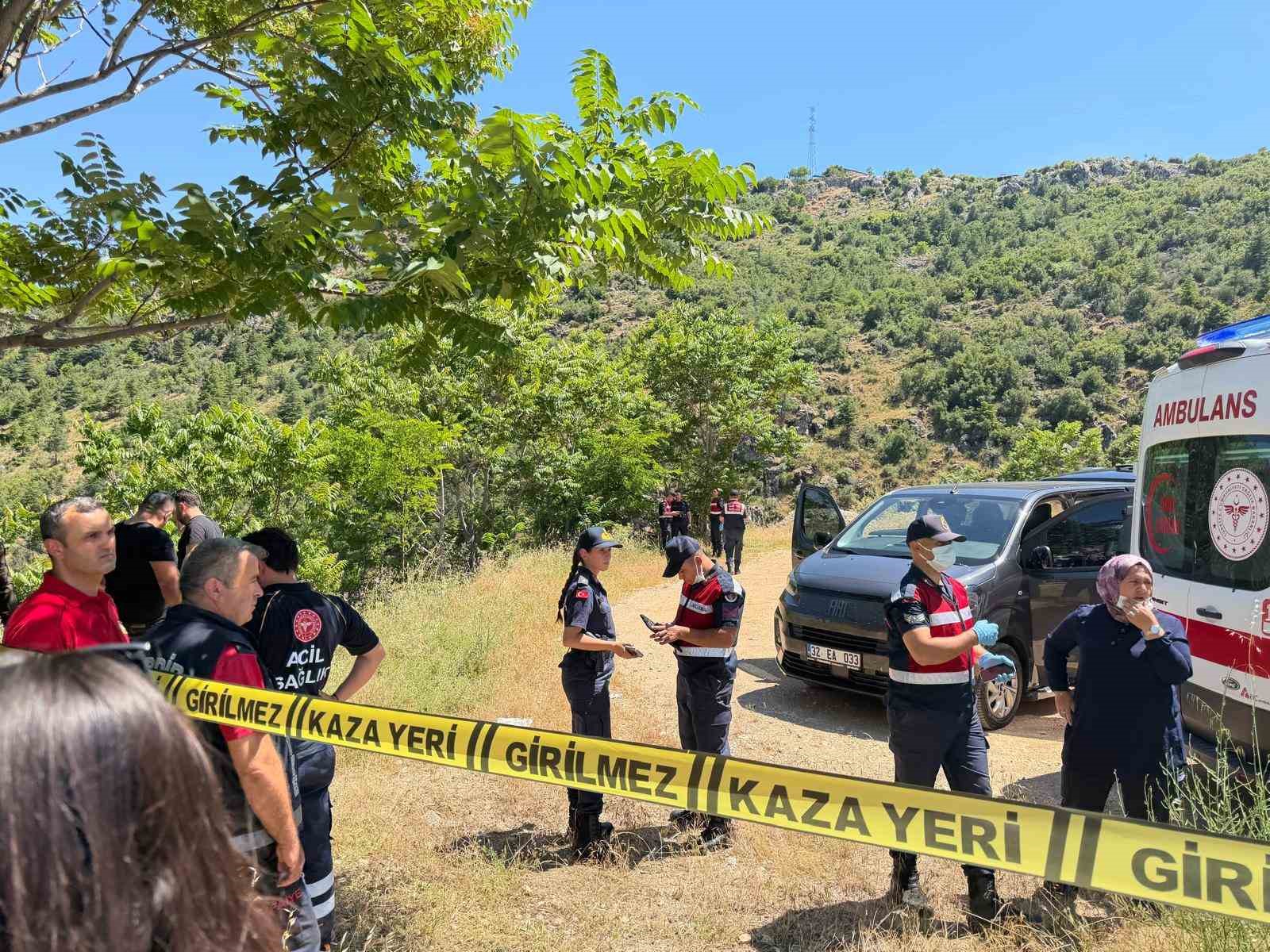 Isparta’da park halindeki araçta 2 gencin cansız bedeni bulundu