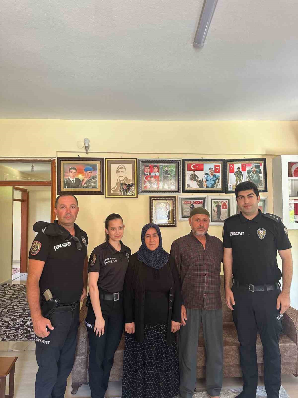 Hatay polisinden şehit ailelerine babalar günü ziyareti