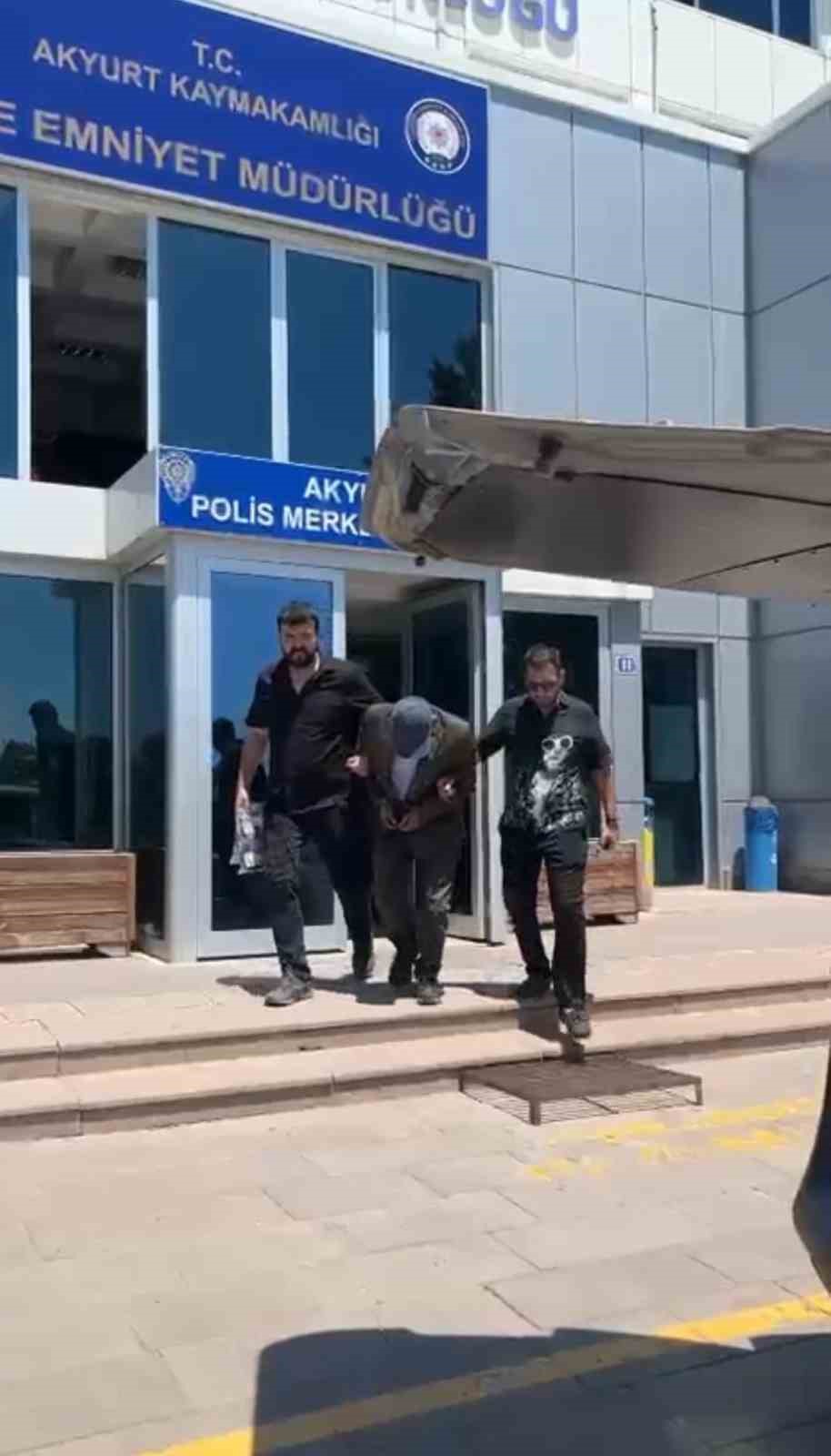 Ankara’da eşini bıçakla öldüren zanlı yakalandı