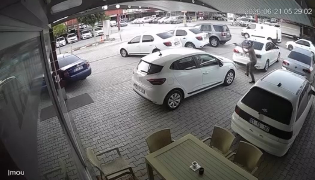 Adana’da oto galericiler sitesinde silahlı saldırı: Çok sayıda araç zarar gördü
