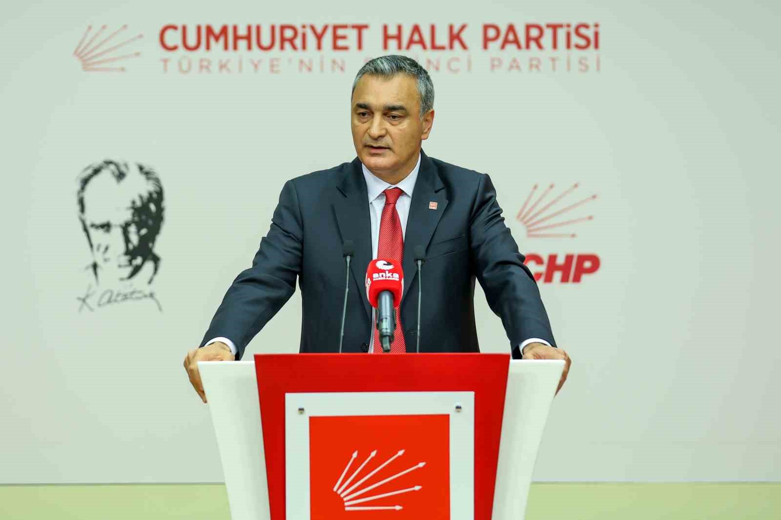 CHP Antalya ve Kayseri il başkanları görevden alındı