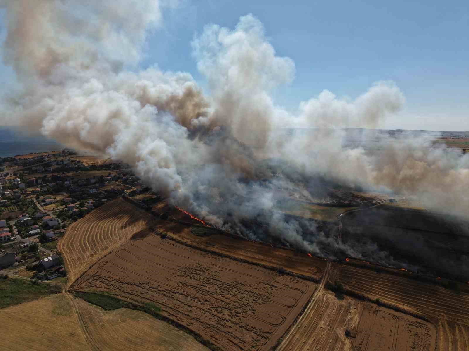 Tekirdağ’daki yangının boyutu havadan görüntülendi