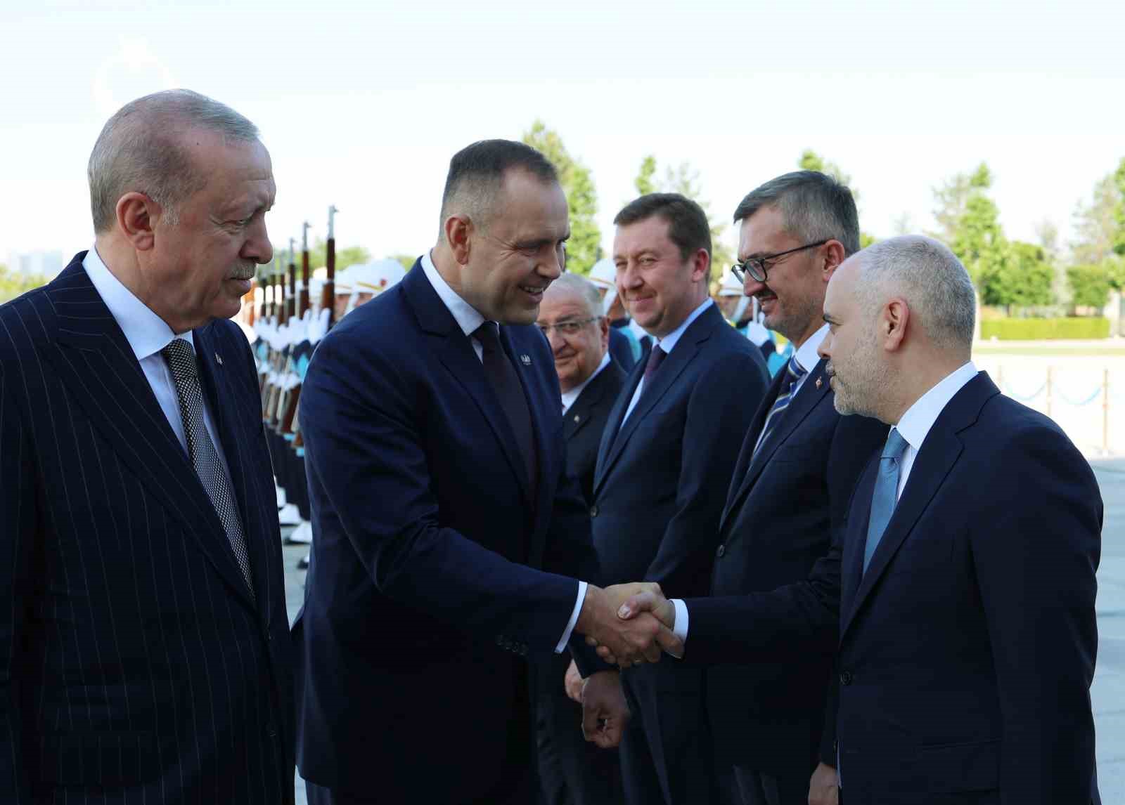 Erdoğan: "NATO zirvesi kapsamında ittifakın Avrupa sütununun güçlendirilmesi ve caydırıcılığının tahkim edilmesi ortak önceliğimiz"