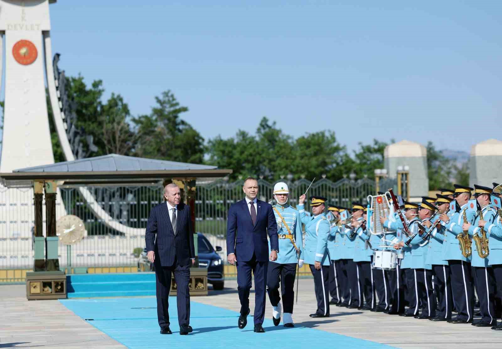 Erdoğan: "NATO zirvesi kapsamında ittifakın Avrupa sütununun güçlendirilmesi ve caydırıcılığının tahkim edilmesi ortak önceliğimiz"