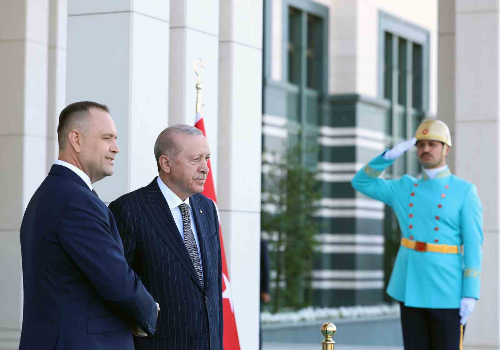 Erdoğan: "NATO zirvesi kapsamında ittifakın Avrupa sütununun güçlendirilmesi ve caydırıcılığının tahkim edilmesi ortak önceliğimiz"