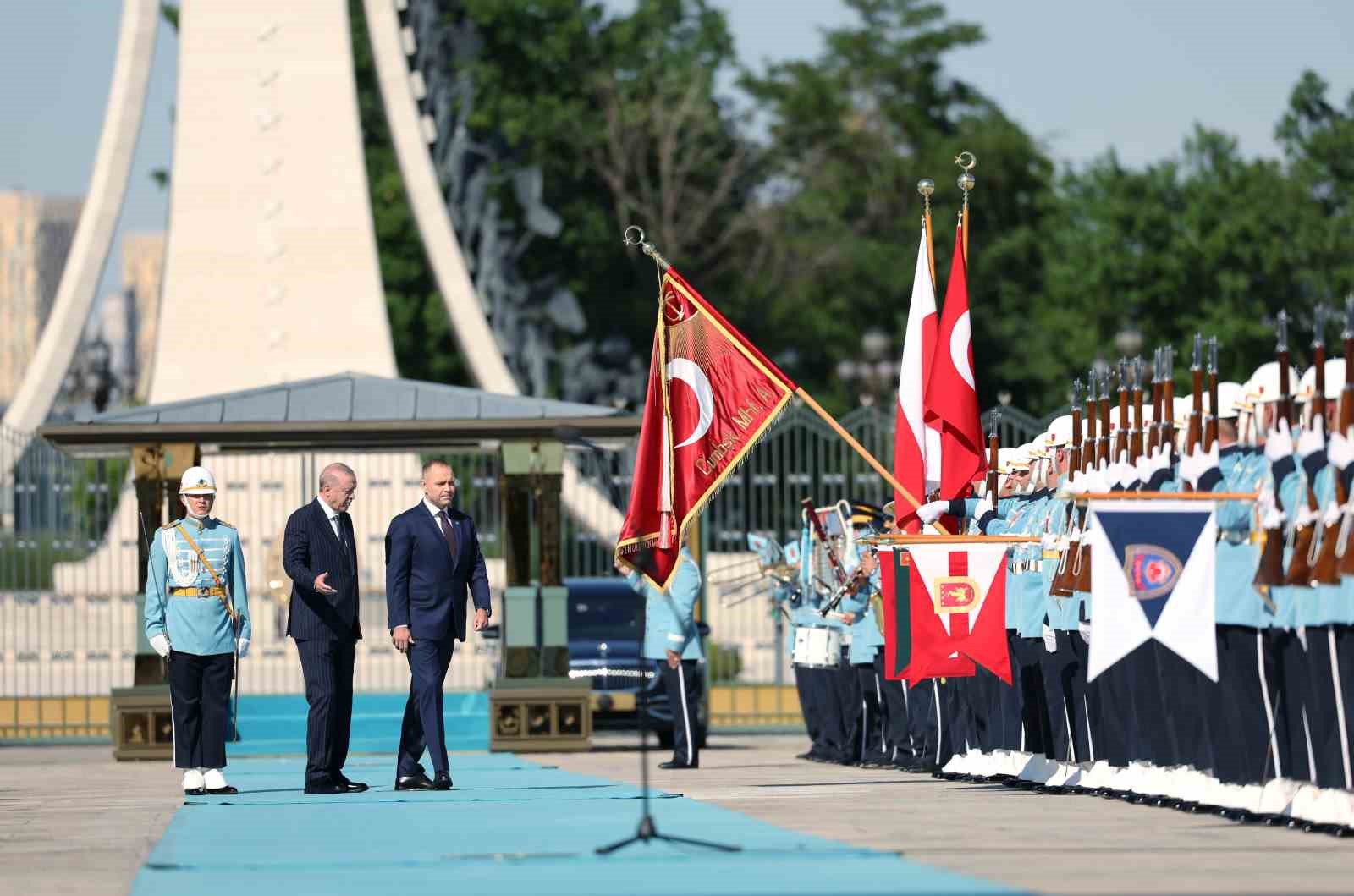Erdoğan: "NATO zirvesi kapsamında ittifakın Avrupa sütununun güçlendirilmesi ve caydırıcılığının tahkim edilmesi ortak önceliğimiz"