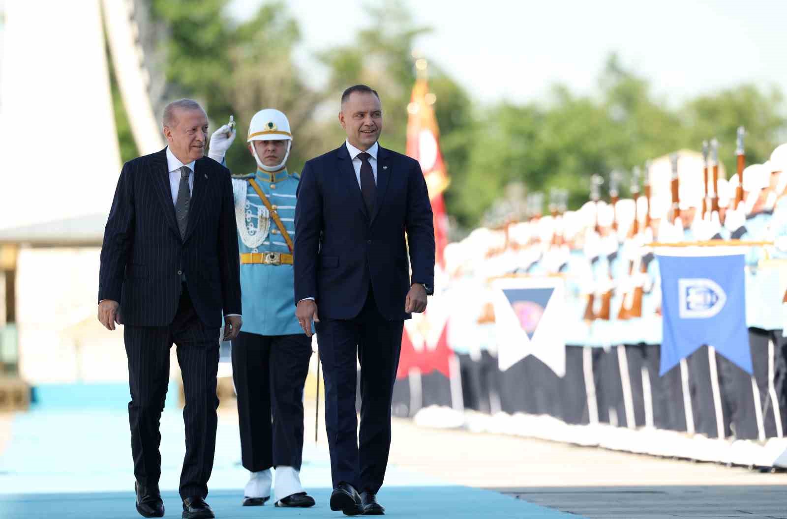 Erdoğan: "NATO zirvesi kapsamında ittifakın Avrupa sütununun güçlendirilmesi ve caydırıcılığının tahkim edilmesi ortak önceliğimiz"