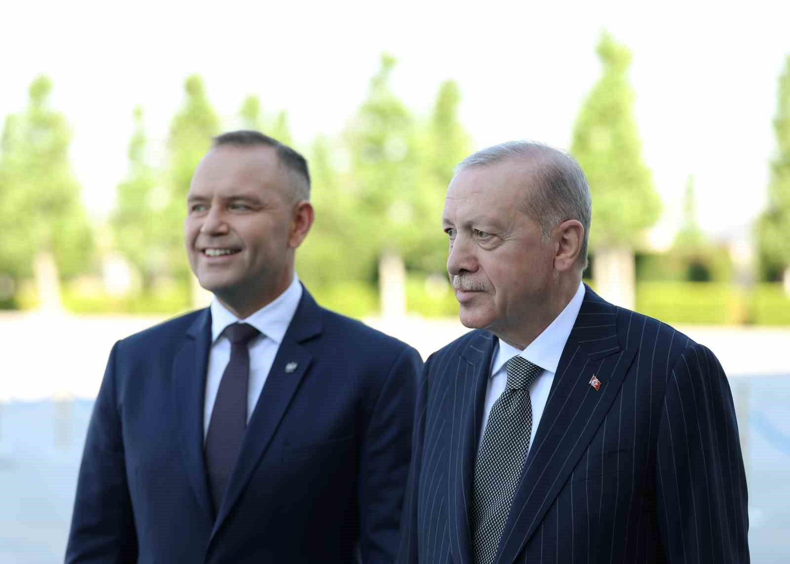 Erdoğan: "NATO zirvesi kapsamında ittifakın Avrupa sütununun güçlendirilmesi ve caydırıcılığının tahkim edilmesi ortak önceliğimiz"