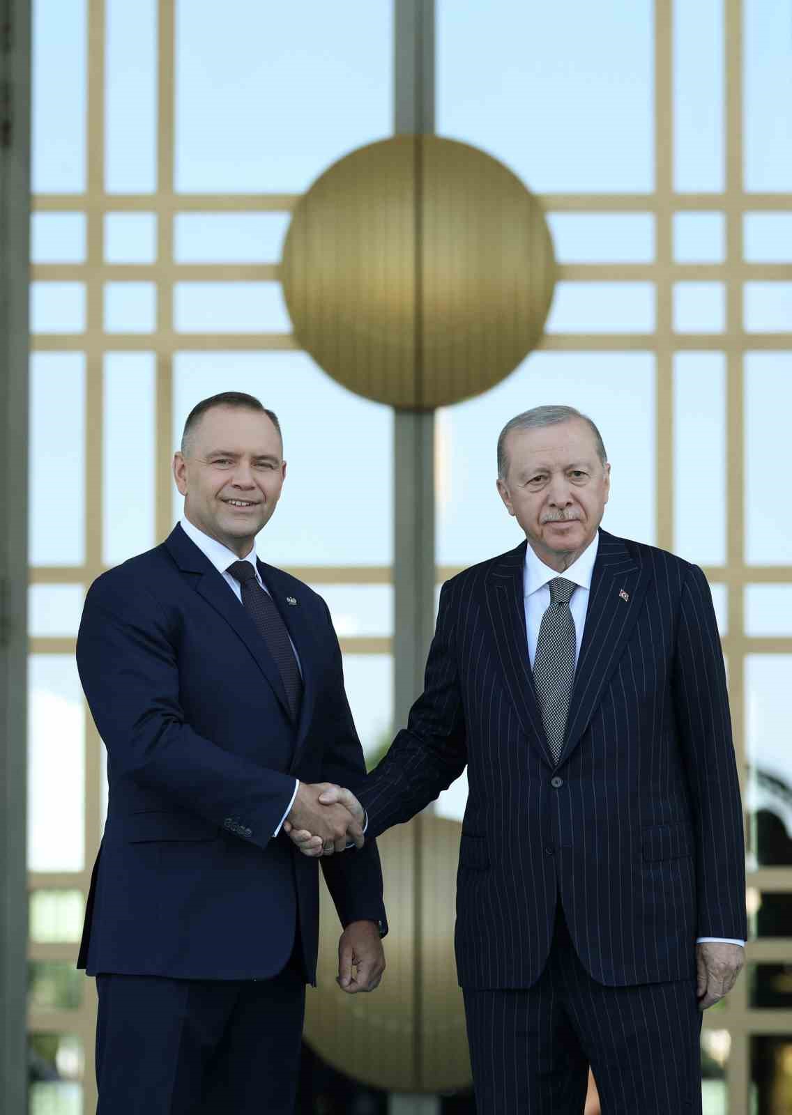 Erdoğan: "NATO zirvesi kapsamında ittifakın Avrupa sütununun güçlendirilmesi ve caydırıcılığının tahkim edilmesi ortak önceliğimiz"