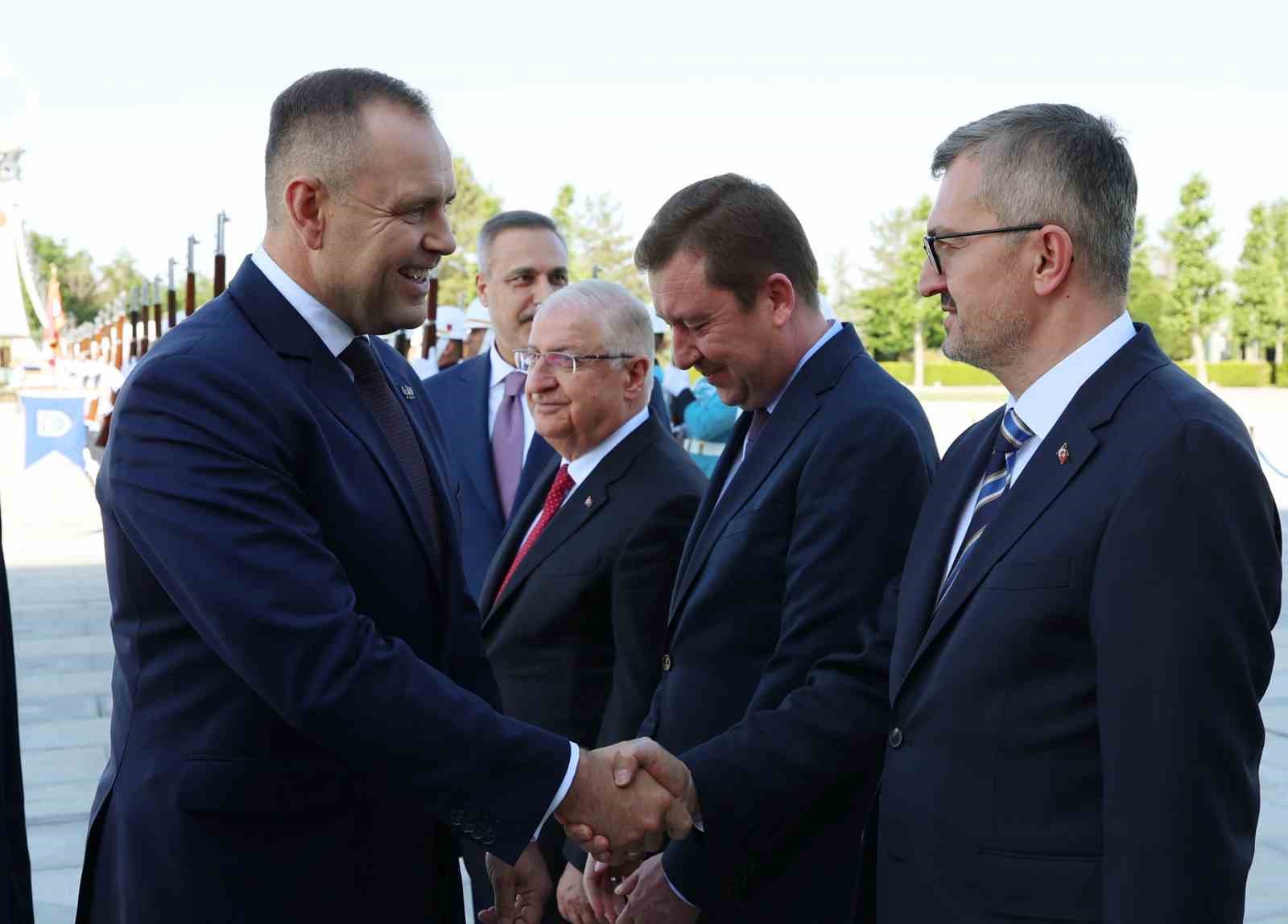 Erdoğan: "NATO zirvesi kapsamında ittifakın Avrupa sütununun güçlendirilmesi ve caydırıcılığının tahkim edilmesi ortak önceliğimiz"