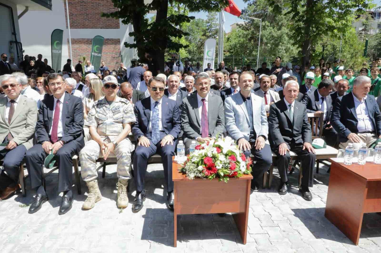 Kütahya Yeşilay Gençlik Merkezi ve Kafe1920 hizmete açıldı