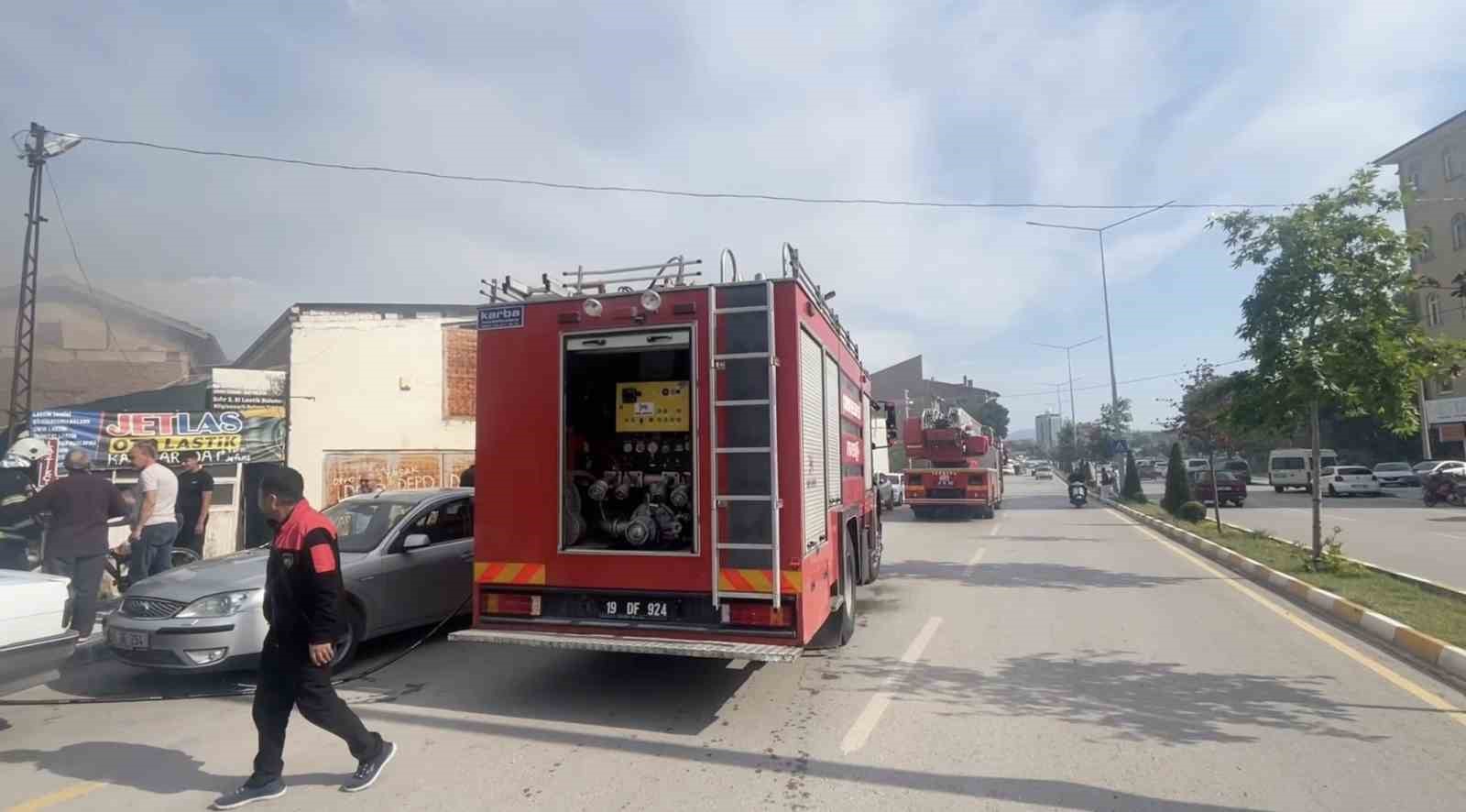 Çorum’da metruk evde çıkan yangın korkuttu