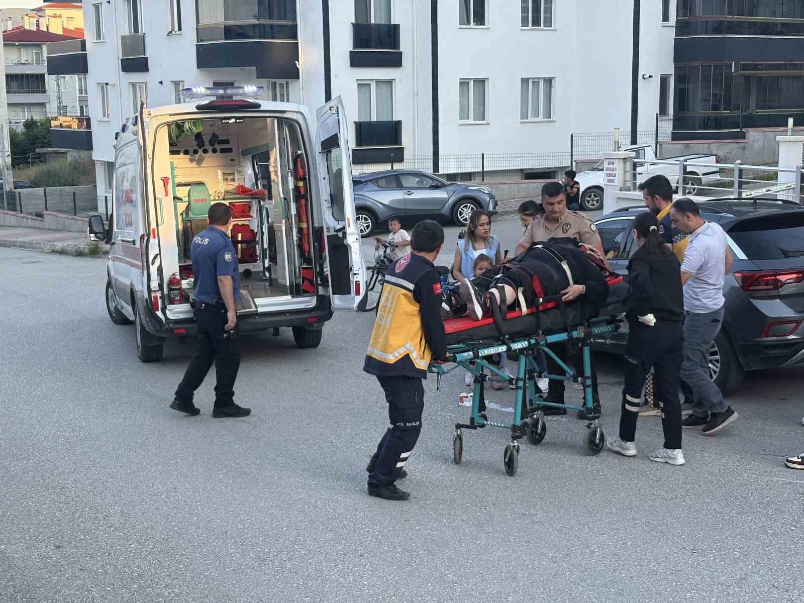 Üç tekerlekli motosikletten düşen kadın yaralandı