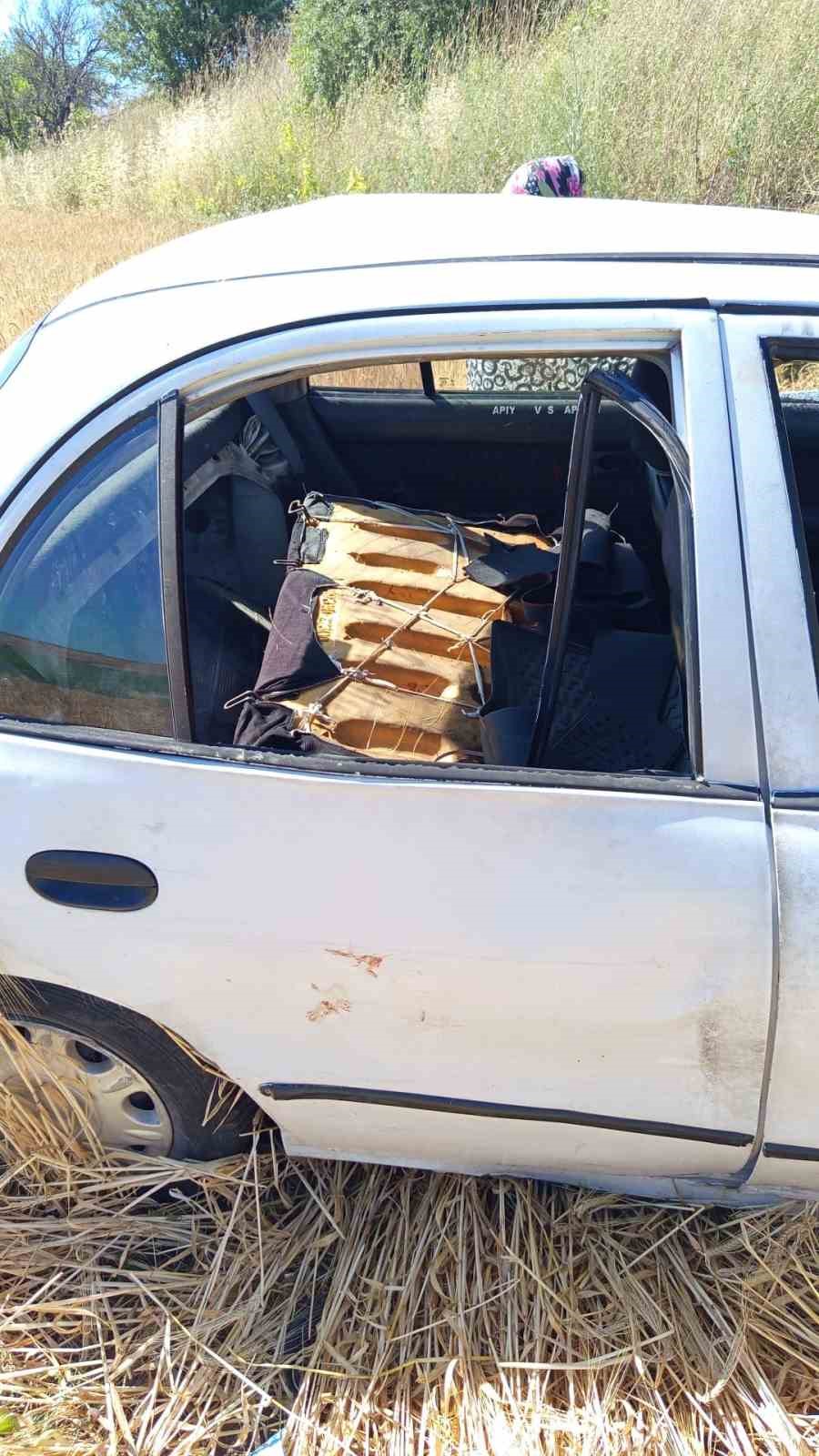 Gönen’de Trafik Kazası, araç yol kenarına savruldu, 5 kişi yaralandı