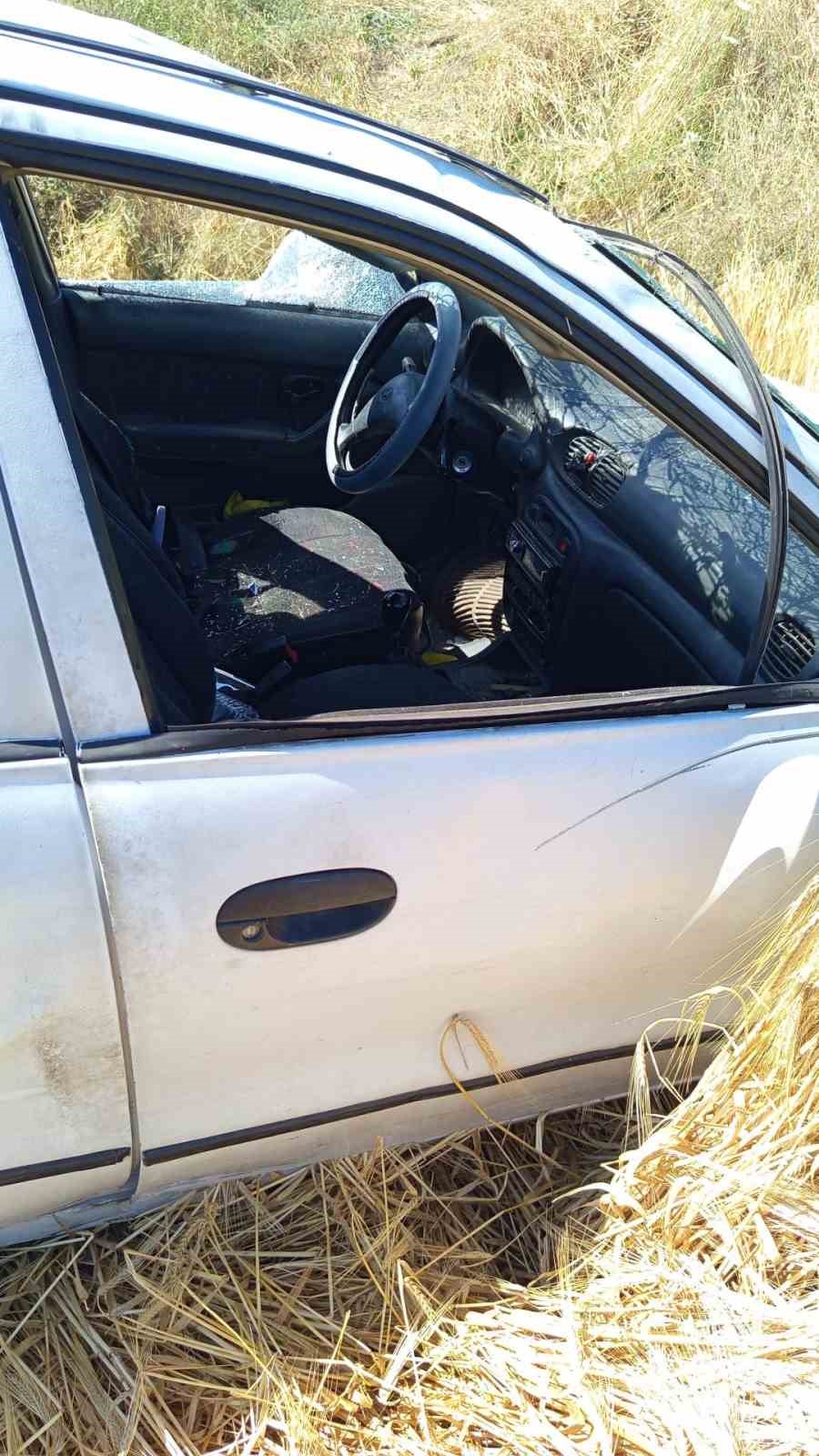 Gönen’de Trafik Kazası, araç yol kenarına savruldu, 5 kişi yaralandı